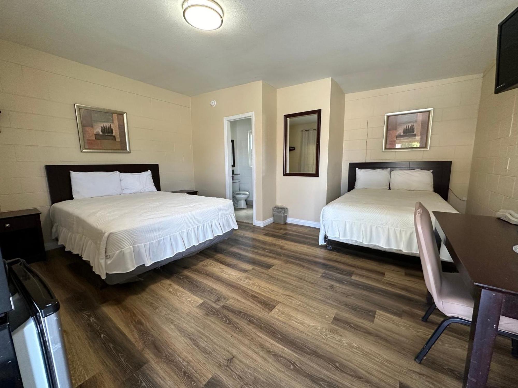 Royal Inn And Suites Hemet Exterior photo