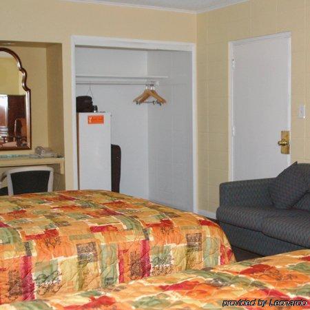 Royal Inn And Suites Hemet Room photo