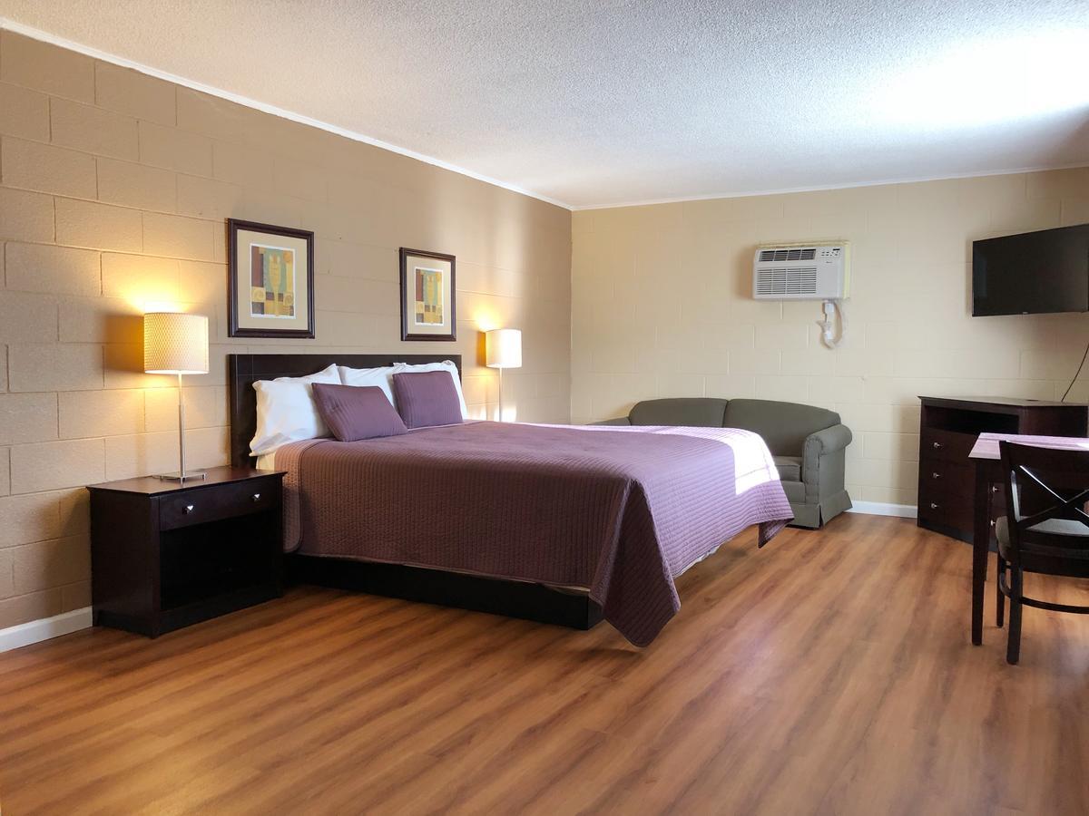 Royal Inn And Suites Hemet Exterior photo